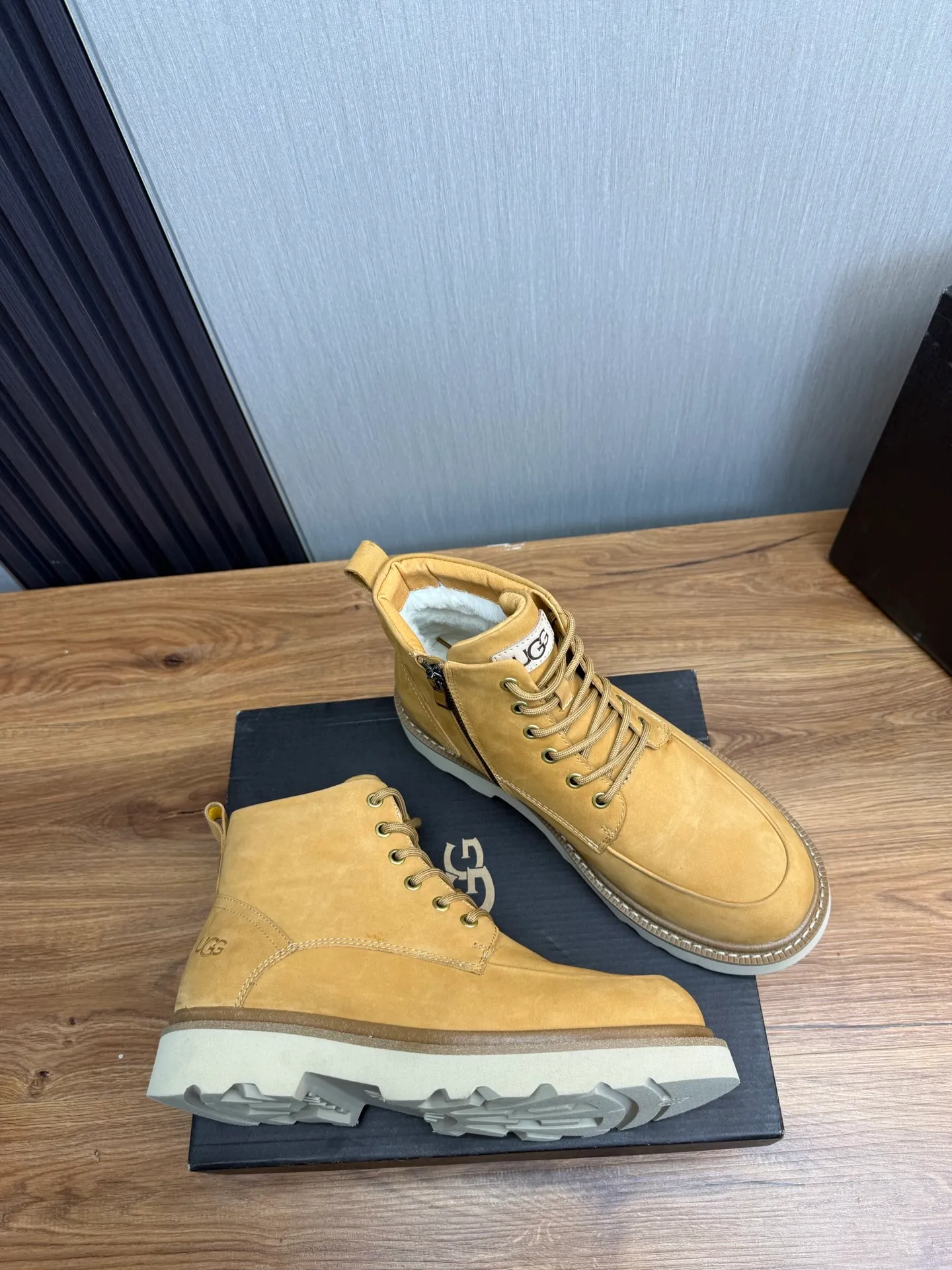 Factory price 640💰 [UGG] Men's hot winter warm boots🐑Simple and fashionable design, cowhide➕comfortable and warm wool lining. Soft and comfortable to wear, good warmth retention, and excellent foot feel. Regular size 38-45